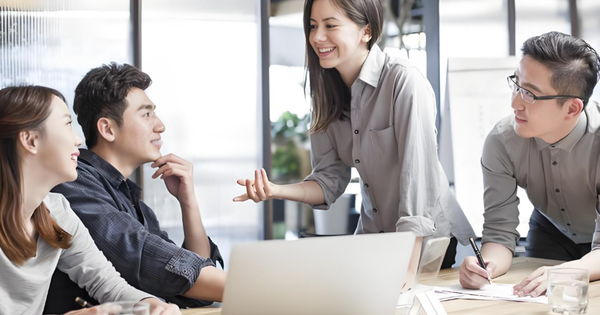 Nếu thường xuyên nói 5 câu này ở nơi làm việc thì xin chúc mừng: Bạn là người EQ cao, ai gặp cũng quý