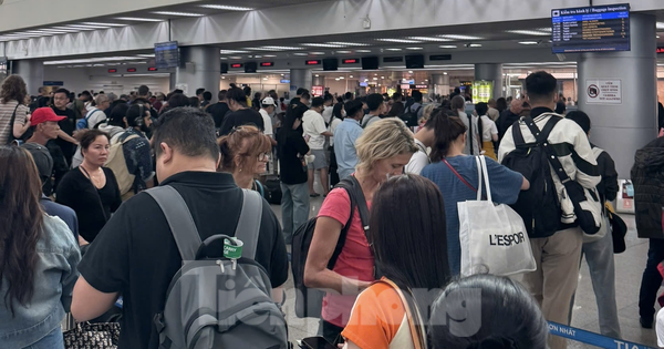 "Cháy khét" vé máy bay dịp 30/4-1/5