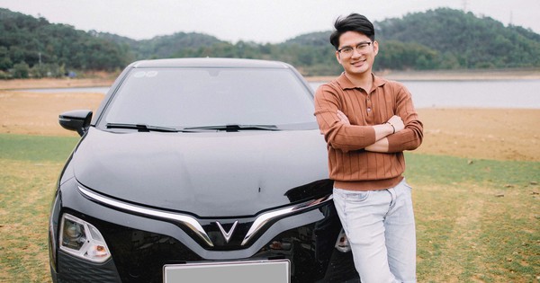 Chủ xe VinFast lắp trạm sạc tại gia cho mọi người sạc miễn phí: ‘Chỉ mất 15 triệu, giờ nuôi xe 0 đồng, còn giúp người khác, có tháng còn ra tiền’