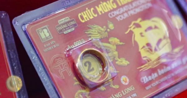 Người mua vàng lãi đậm, giá vàng có tiếp tục lập đỉnh mới?