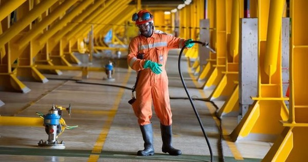 Giá dầu lao dốc, quốc gia sản xuất hơn 1,5 triệu thùng/ngày bị chủ nợ Mỹ "call margin", vội bơm ngay 200 triệu USD để giữ khoản vay khủng