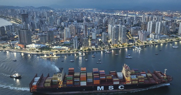 Thuế toàn cầu đầu tiên đối với khí thải nhà kính