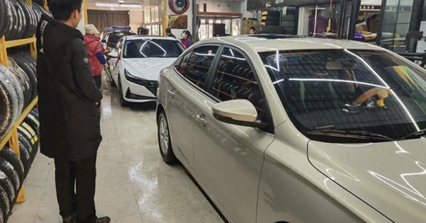 Mua xe cũ của lãnh đạo sắp nghỉ hưu với giá đắt hơn thị trường 70 triệu đồng, 1 tháng sau, tôi bất ngờ được sếp mời ăn tối mà ấm lòng