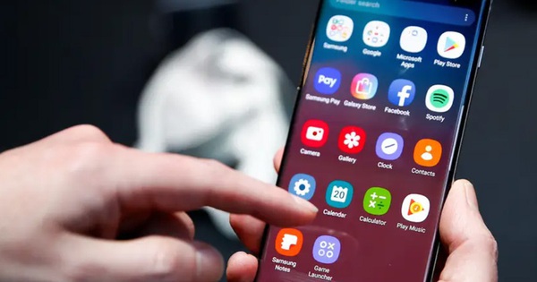 Công an Hà Nội cảnh báo ứng dụng tuyệt đối không được cài đặt: 1 thanh niên 2005 đã bị khóa tài khoản ngân hàng, mất 200 triệu sau khi tải