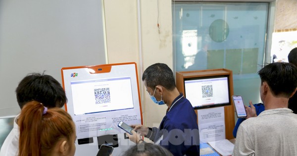 Đà Nẵng: Một người "xí phần" 5 suất làm thủ tục đất, quận bỏ luôn bấm số thứ tự