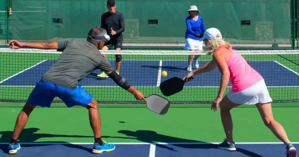Nỗi ám ảnh pickleball: Thu hút quá nhiều người chơi, một thành phố ra quy định mới khiến cộng đồng dậy sóng