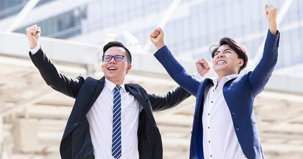 Lương thấp, gia cảnh nghèo, ế và tuyệt vọng, tôi hỏi Deepseek làm sao để thay đổi vận mệnh? Câu trả lời khiến tôi nín lặng: Giá mà biết điều này sớm hơn!