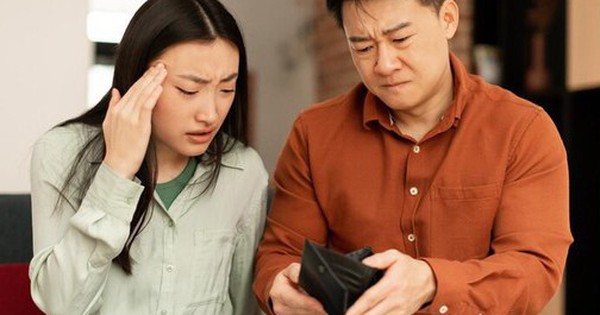 Sau nhiều lần bị quỵt nợ vì nể nang, DeepSeek mách tôi: Bất kể ai hỏi vay tiền, chỉ cần trả lời bằng 2 câu, vừa không mất lòng, vừa bảo vệ được chiếc ví!