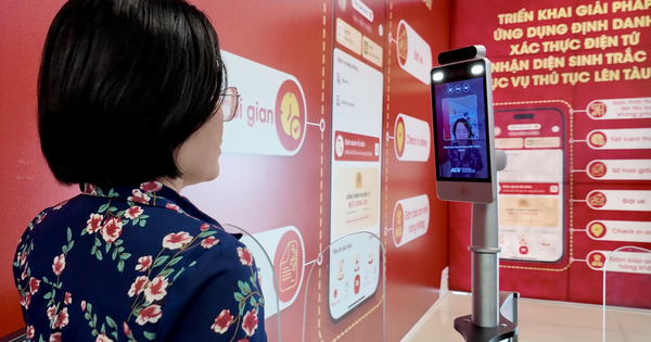 Hành khách đã có thể làm thủ tục bay qua điện thoại bằng VNeID