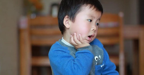 Nếu con có 4 hành vi "khôn lỏi" này, cha mẹ nên xấu hổ chứ đừng khoe khoang