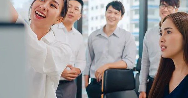 Sếp hỏi tiến độ công việc, dù mông lung cũng đừng đáp "tôi không biết" - Học ngay cách TRẢ LỜI sau để ghi điểm, mở ra cơ hội thăng tiến