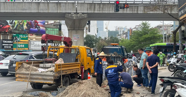 Hà Nội xén vỉa hè, thu hẹp dải phân cách để “gỡ nút” ùn tắc