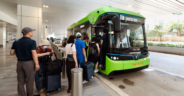 VinBus vận hành tuyến buýt điện độc quyền kết nối ba nhà ga sân bay Tân Sơn Nhất