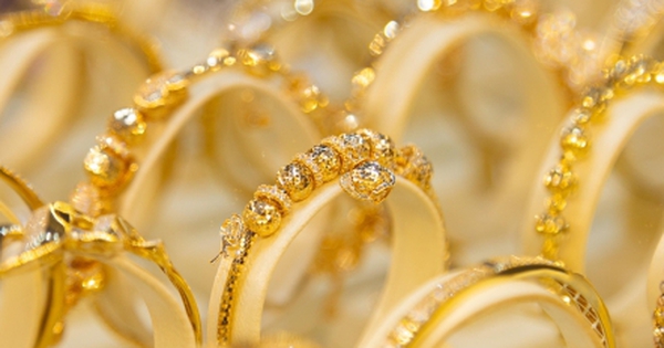 Giá vàng hôm nay 22/4: Tăng dựng đứng lên kỷ lục mới, vượt 3.400 USD/ounce