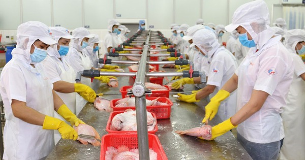 Đi làm ngày lễ 30-4 và 1-5, người lao động có thể nhận lương 490%