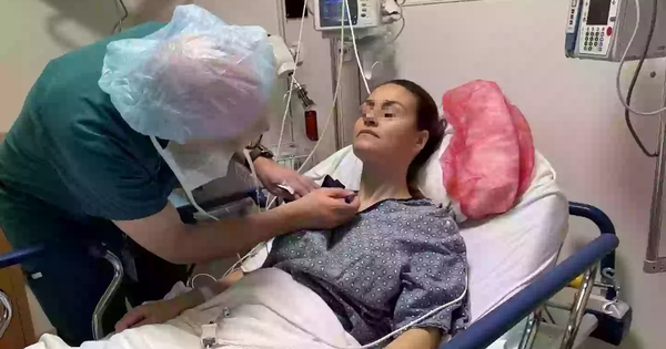 Người phụ nữ bất ngờ phát hiện ung thư nhờ hỏi… ChatGPT 1 điều