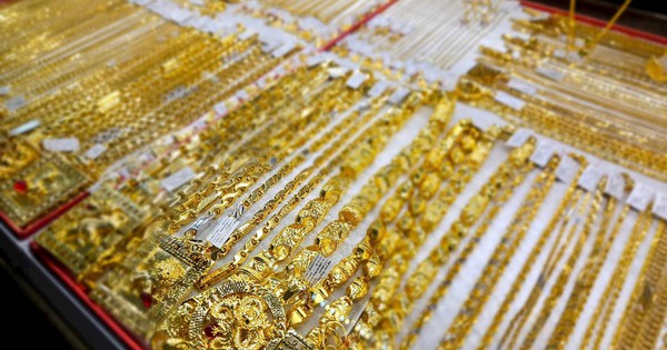 Sau một ngày rơi mạnh, giá vàng trong nước sáng 29/4 bật tăng trở lại 1 triệu đồng mỗi lượng