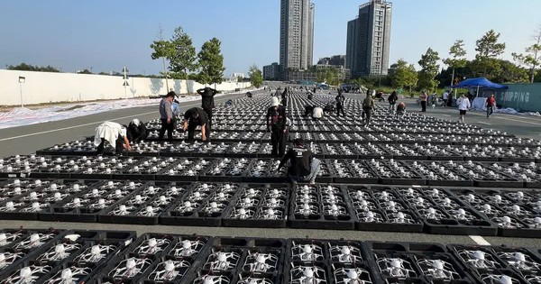 Tổng duyệt 10.500 drone chào mừng đại lễ: Kỳ vọng lớn, hụt hẫng cũng không nhỏ