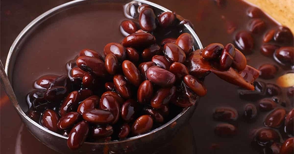 Đậu đen nấu cùng 2 thứ giúp tăng sinh collagen, chống lão hóa và kéo dài tuổi thọ nhưng cần tránh 5 kiểu dùng