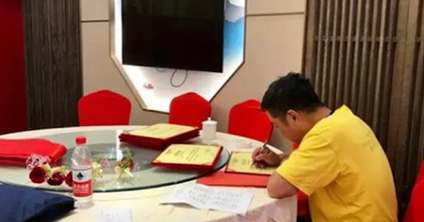 Mừng con đỗ đại học, người đàn ông mở 40 mâm cỗ nhưng chỉ 6 người có mặt: Chẳng dám trách, còn phải vội đi xin lỗi