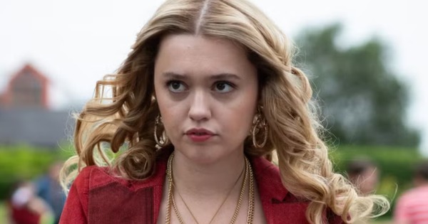 Xem phim Sex Education, tôi kinh ngạc với chi tiết này: Vì sự thiếu dạy dỗ của người lớn mà nhiều đứa trẻ bị làm hại cũng không biết gì