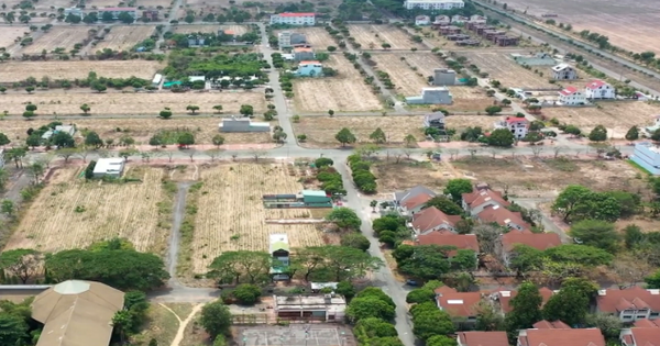 “Giá đất nền Nhơn Trạch tăng theo ngày, cuối năm 2024 giá khoảng 1,7 tỷ đồng/nền nhưng đến nay 3 tỷ đồng cũng khó mua”