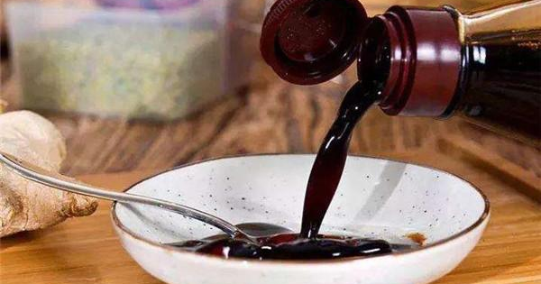 3 thói quen dùng nước tương gây hại gan thận, 90% gia đình mắc phải