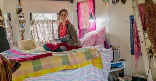 Người phụ nữ 10 năm thực sự không tiêu tiền: Tất cả mọi thứ đều đi xin, dùng cả giấy ăn thừa của người khác