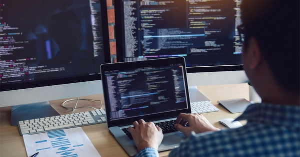 Thời kỳ việc ổn lương cao đã hết, lập trình viên còn phải trả 10.000 USD để tìm được công việc ưng ý