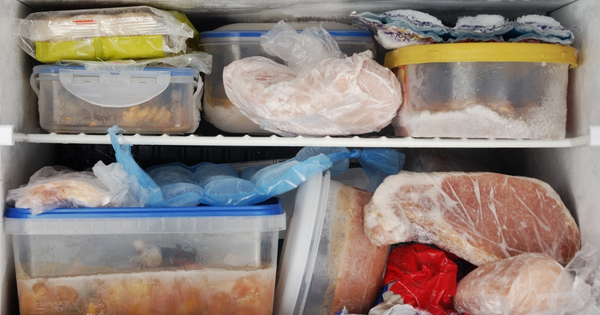 Thịt đông lạnh để được bao lâu? Bác sĩ liệt kê 5 dấu hiệu cần bỏ sớm kẻo ăn vào ngộ độc, ung thư