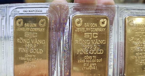 Giá vàng miếng SJC và vàng nhẫn chưa ngừng đà giảm sốc