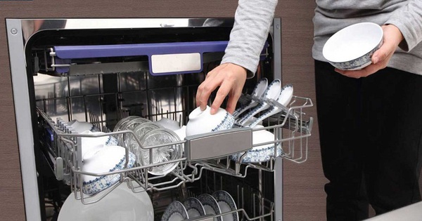 Máy rửa bát tốn nhiều điện nước hay không?