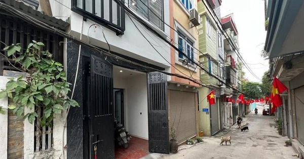 Giá BĐS Hà Nội cao ngất ngưởng, giới đầu tư "quay xe" đổ tiền vào đất tỉnh Bắc Ninh, Hưng Yên...: Giao dịch nhà đất ở Long Biên, Hoàng Mai, Đống Đa... giảm mạnh