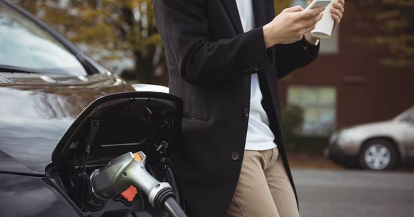 "Đừng hòng tôi mua xe điện", người đàn ông quả quyết: Sau 1 lần lái thử, thái độ lập tức quay ngoắt 180 độ