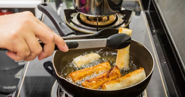 4 sai lầm tai hại trong nhà bếp, kéo sức khỏe cả nhà tụt dốc "không phanh"