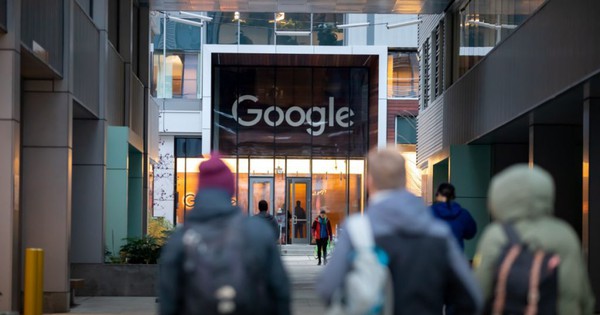 Google khóc thét, người dùng chuyển sang hỏi AI thay vì tìm kiếm