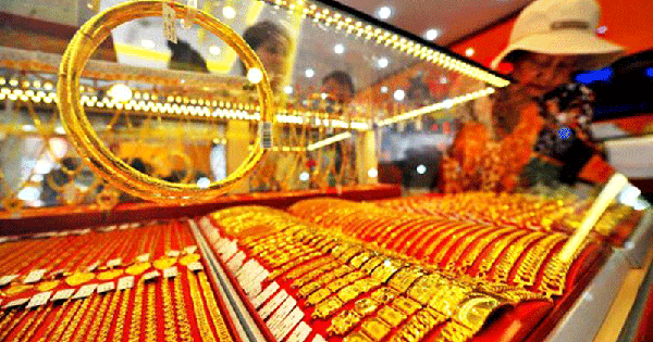 Giá vàng trong nước chạm mốc 120 triệu đồng/lượng giữa thời điểm vàng thế giới lao dốc