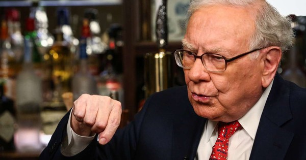 Warren Buffett tiết lộ lý do từ chức ở tuổi 94, khẳng định người kế nhiệm sẽ biết làm gì với 347 tỷ USD tiền mặt