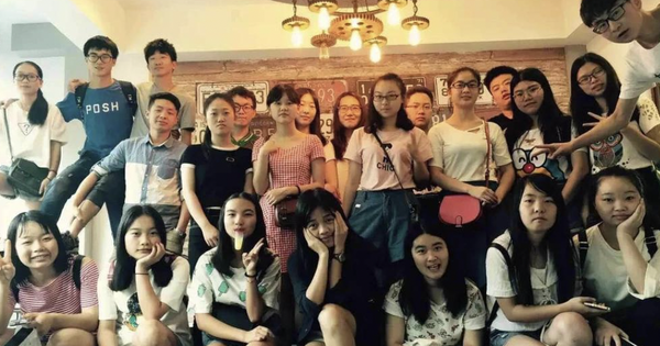 Đi họp lớp, bạn học đại gia "khoe của", còn tôi nói nợ 700 triệu: Sáng hôm sau tôi 1 nhận tin nhắn mà cả đời khó quên