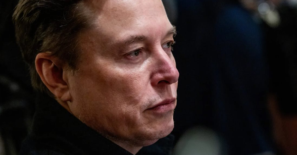 "Cú tát" cho Elon Musk: Hàng loạt công ty quay xe, kêu gọi hủy bỏ quy định cấm bán ô tô xăng năm 2035, thay đổi kế hoạch sản xuất xe điện