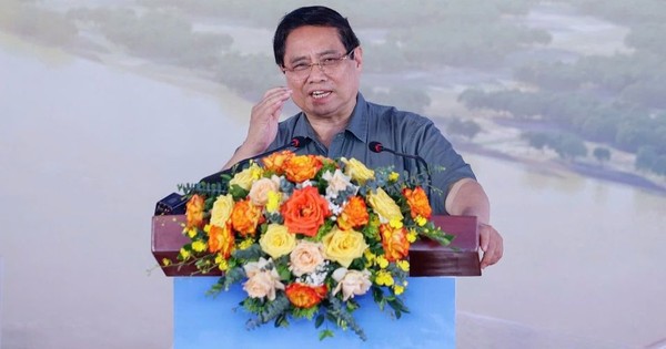 Dự khởi công cầu Tứ Liên, Thủ tướng Phạm Minh Chính đề nghị hoàn thành trong 24 tháng