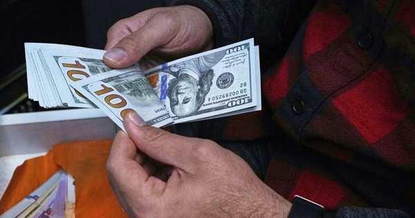 Ngày 20/5: Ngân hàng đồng loạt nâng giá USD, đô la tự do cũng bật tăng