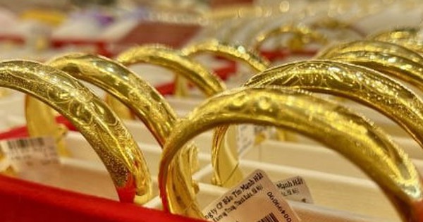 Giá vàng hôm nay 21/5: Bất ngờ tăng dựng đứng
