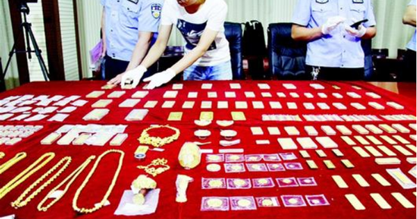 Tịch thu 20kg trang sức vàng, kim cương trị giá hơn 28 tỷ đồng tại nhà của 1 hacker