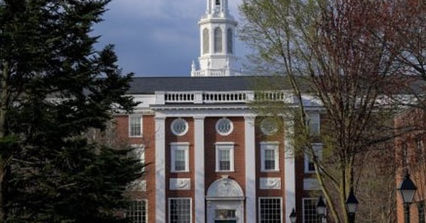 Sinh viên quốc tế ảnh hưởng thế nào khi Harvard bị buộc dừng tuyển sinh?