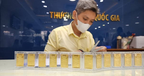 Giá vàng miếng, vàng nhẫn tăng nhanh trong sáng...