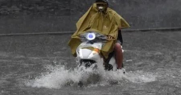 Hà Nội khẩn trương tiêu thoát nước, tránh úng ngập cục bộ