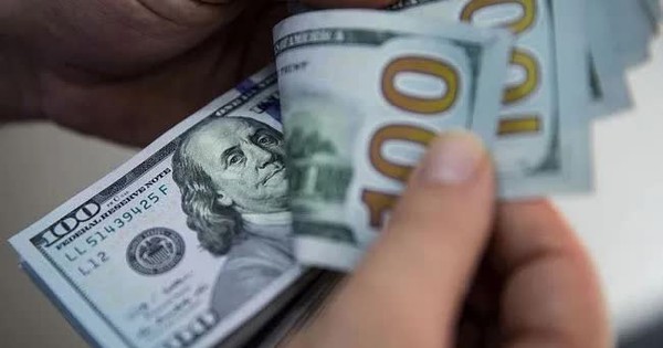 Đồng USD lao dốc sau tuyên bố áp thuế hàng hóa EU