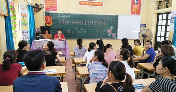 Nhìn cách cha mẹ đi họp phụ huynh là đoán được tương lai một đứa trẻ: Có 3 điểm khác biệt ở những bậc cha mẹ thông minh!