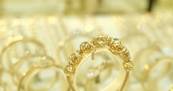 Giá vàng hôm nay 28/5: Căng thẳng thương mại hạ nhiệt, vàng lao dốc